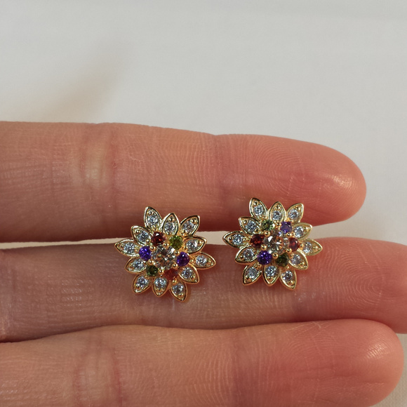 18K Gold Red Topaz Zircon Flower Stud Earrings GF - Picture 3 of 3